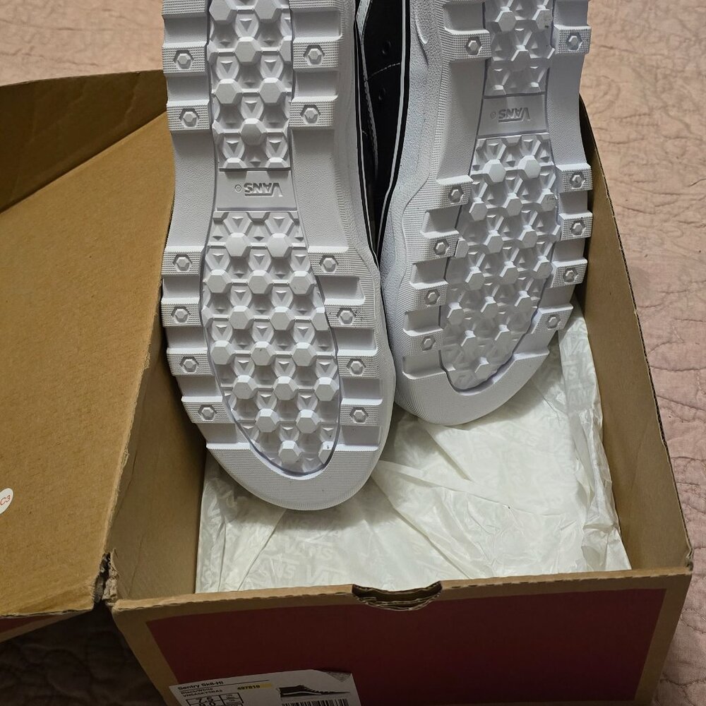 Vans - Picture 5 of 5
